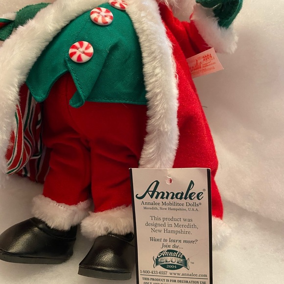 ANNALEE Collectible Santa  9” Peppermint Santa with Basket - Picture 3 of 14